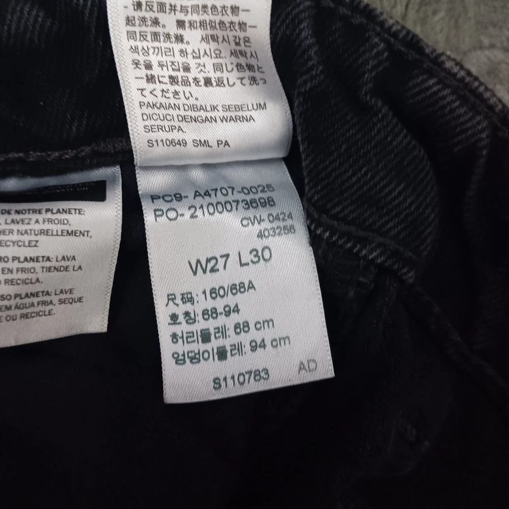 NWT Levi's Black Cargo Jeans - Picture 4 of 4